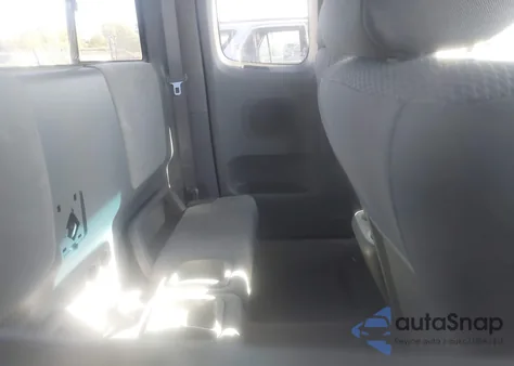 2005 Toyota Tacoma from USA, damaged, VIN 5TEUX42N45Z110764